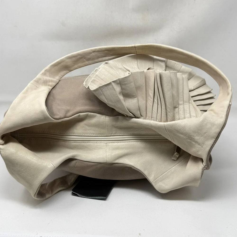 Renato Angi Beige Leather Ruffle Flower Double Handle Purse Shoulder Bag‎ NWT